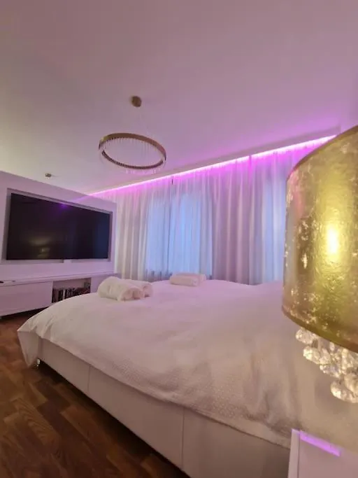 Luxury Princessa Apartment & Garage & Cable Tv Channels Warsaw 0*,