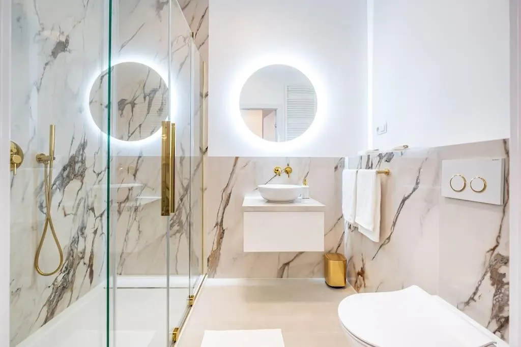 Luxury Princessa Apartment & Garage & Cable Tv Channels Warsaw