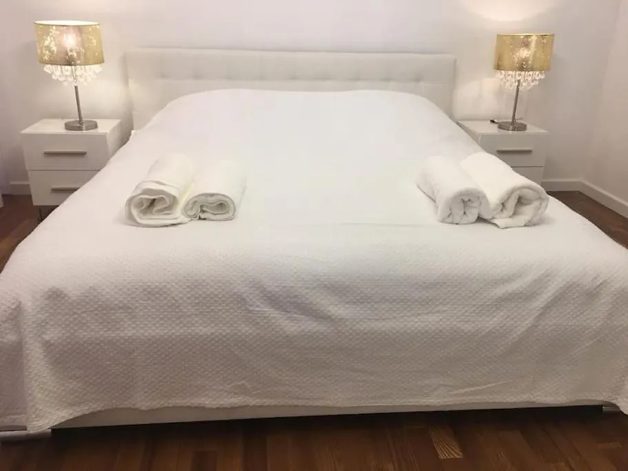 Luxury Princessa Apartment & Garage & Cable Tv Channels Warsaw