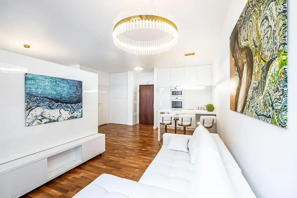 Luxury Princessa Apartment & Garage & Cable Tv Channels Warsaw 0*,  Poland